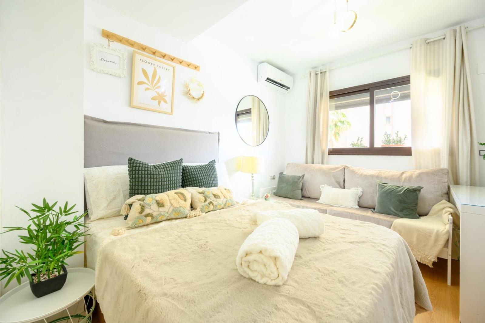 Estudio Con Parking Teatinos Malaga Living Buitenkant foto