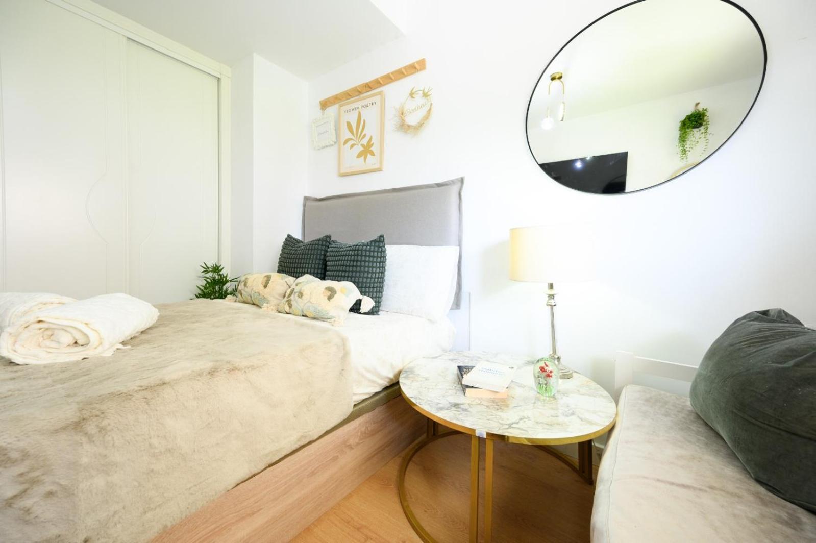 Estudio Con Parking Teatinos Malaga Living Buitenkant foto