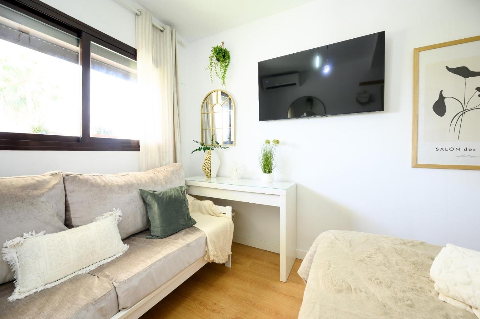 Estudio Con Parking Teatinos Malaga Living Buitenkant foto